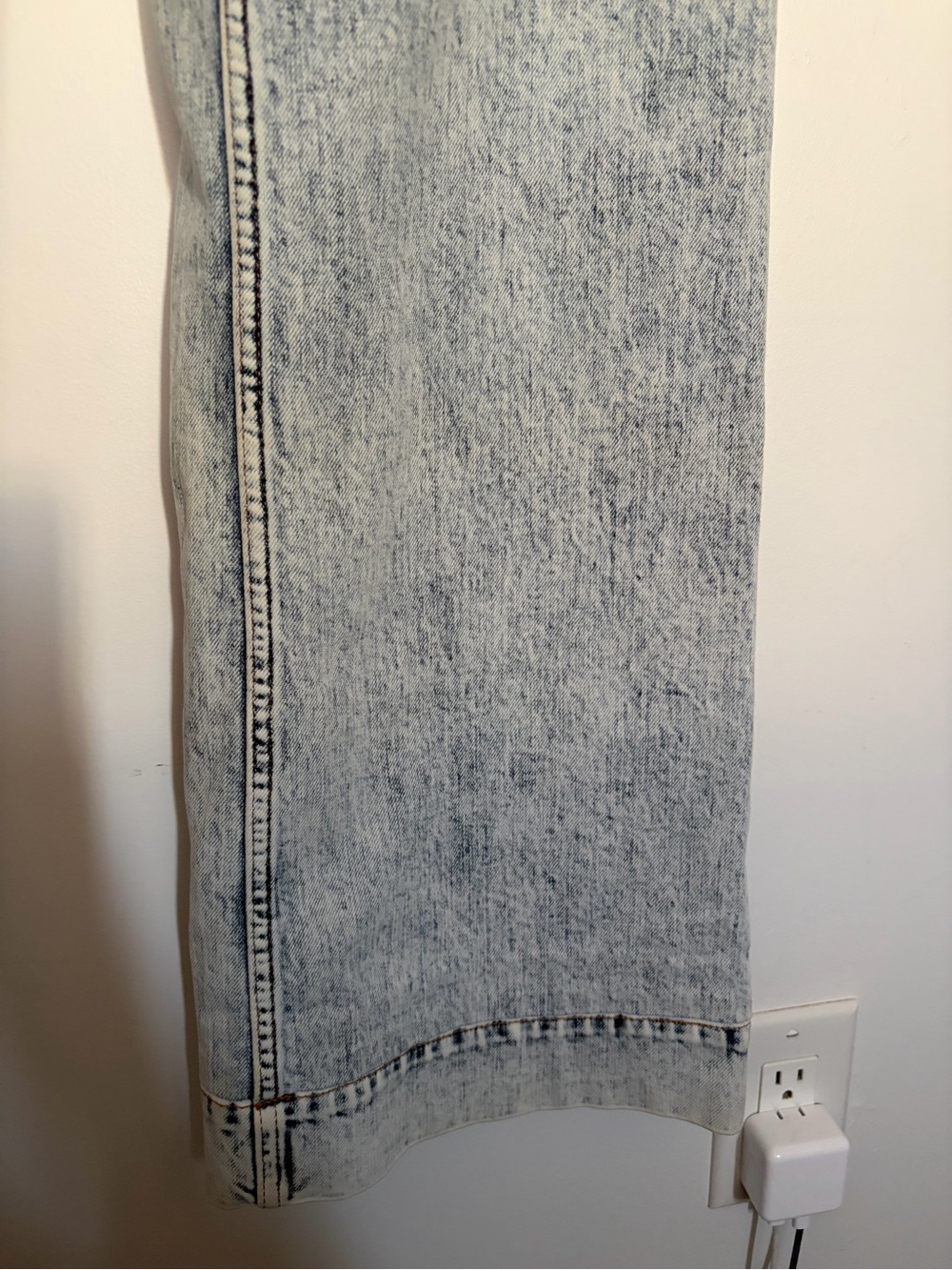 ULLA JOHNSON High-Waist Tie-Belt Wide-Leg Jeans - Light Acid Wash Blue - 6 - Picture 9 of 12